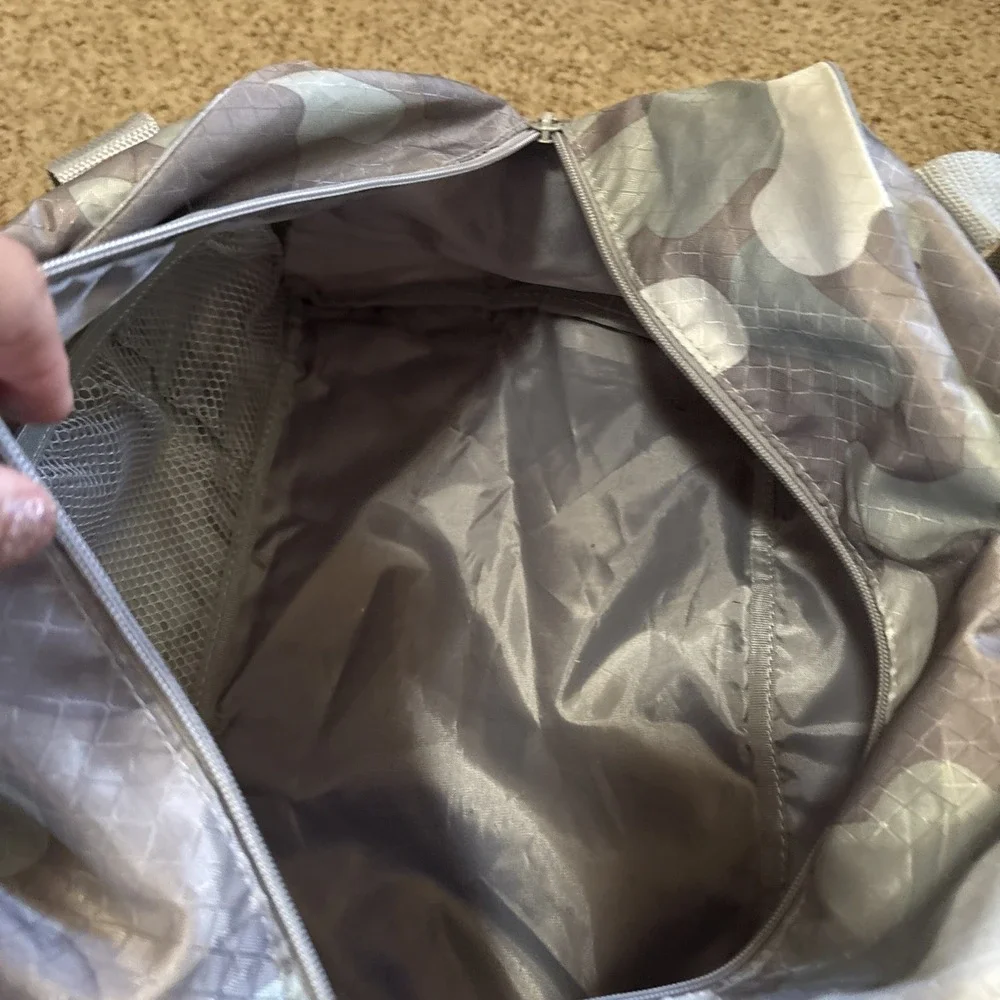 Thirty-One Soft Duffle Bag Green Camo Strap And Handles